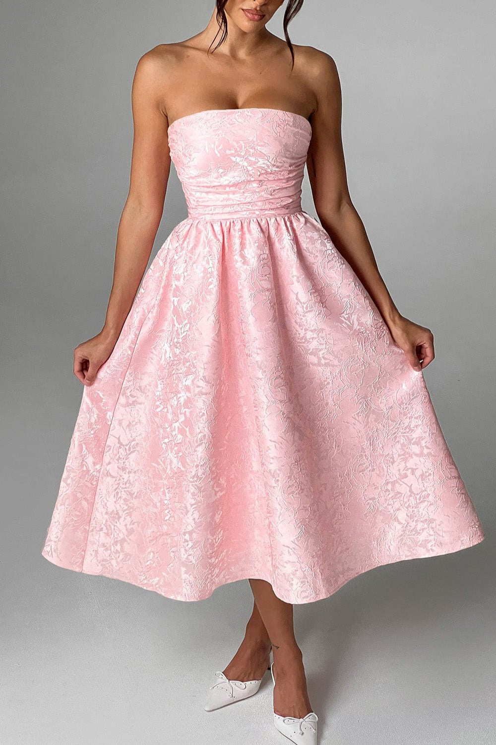 Well Tailored Dress with a Graceful Silhouette