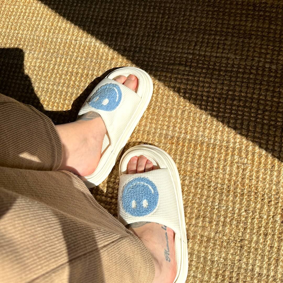 Classic Vintage Sandals with a Flattering Fit