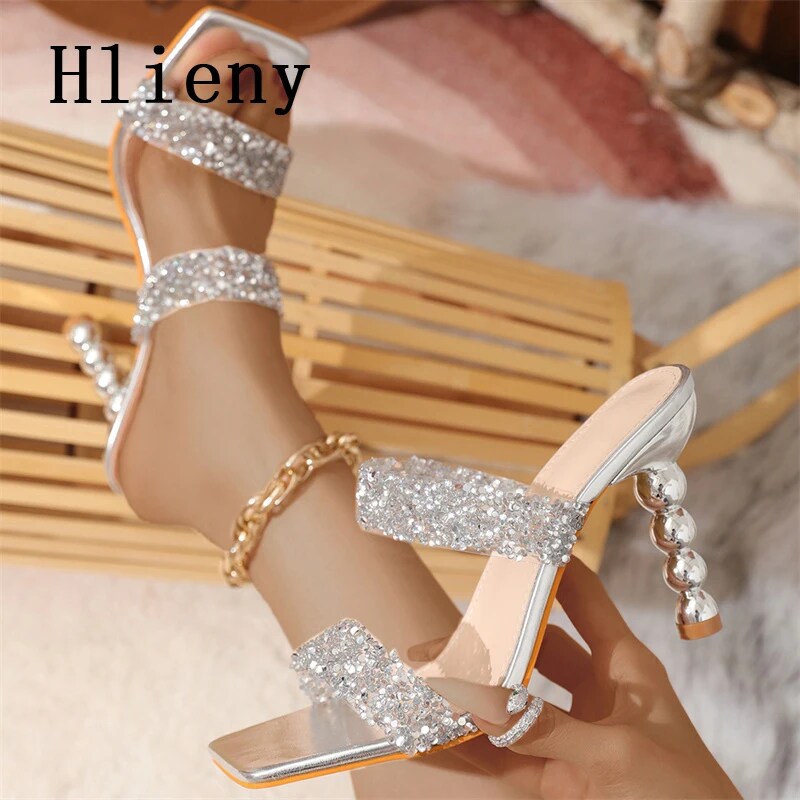 Beautifully Finished Heels in a Timeless Design