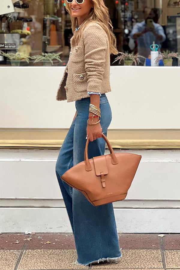 Effortlessly Elegant Jacket with a Timeless Design