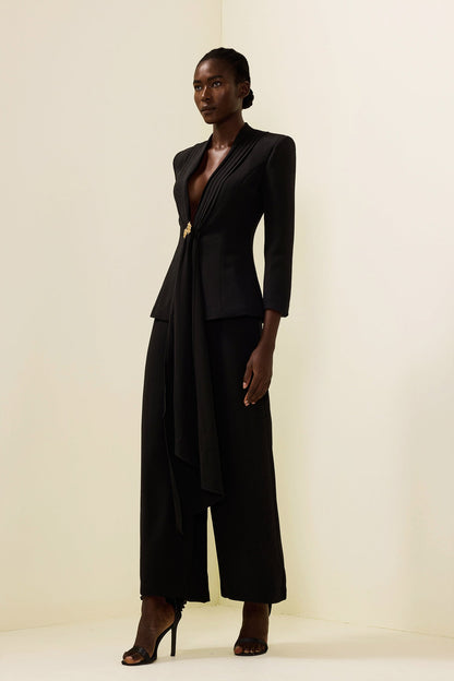 Well Tailored Pants with a Graceful Silhouette