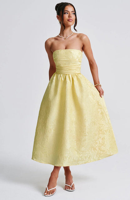 Gracefully Styled Dress for Any Occasion