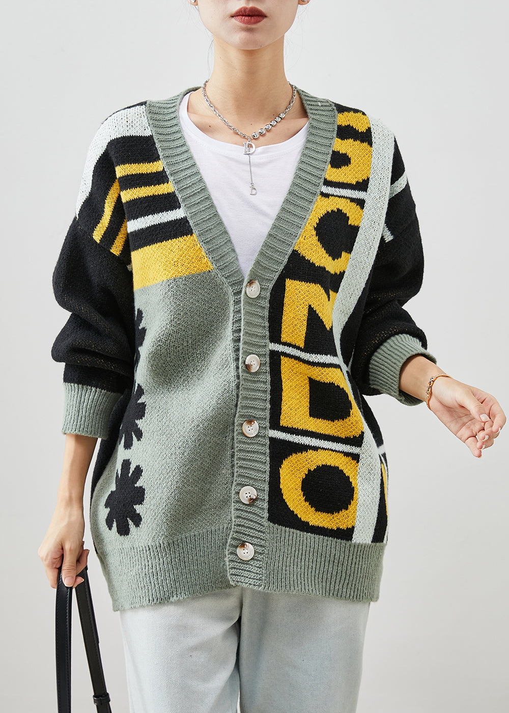 Effortlessly Elegant Coat with a Timeless Design