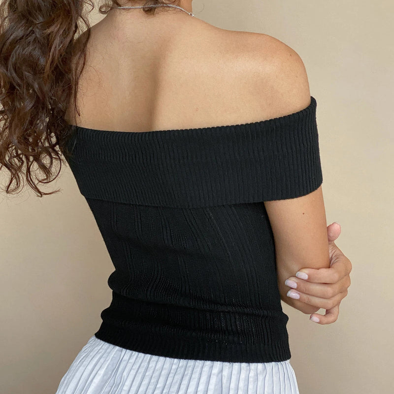 Polished Top with an Effortless Classic Look