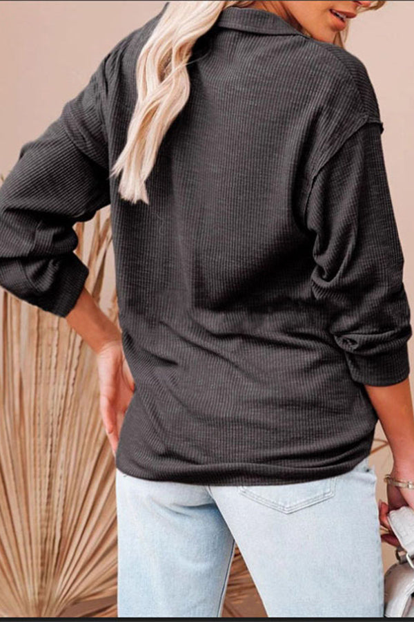Effortlessly Elegant Shirt with a Timeless Design