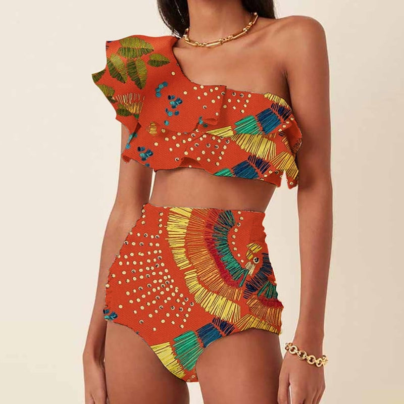 Beautifully Finished Bikini in a Timeless Design