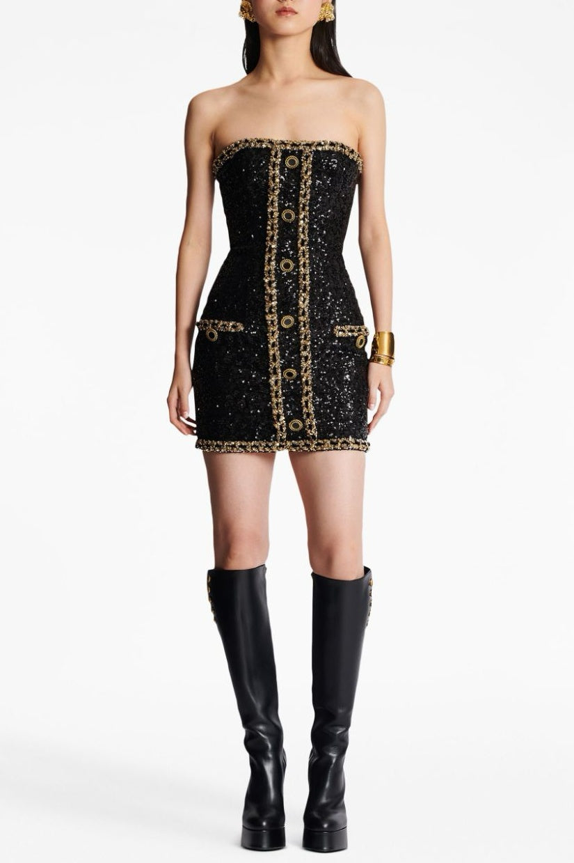 Well Tailored Dress with a Graceful Silhouette