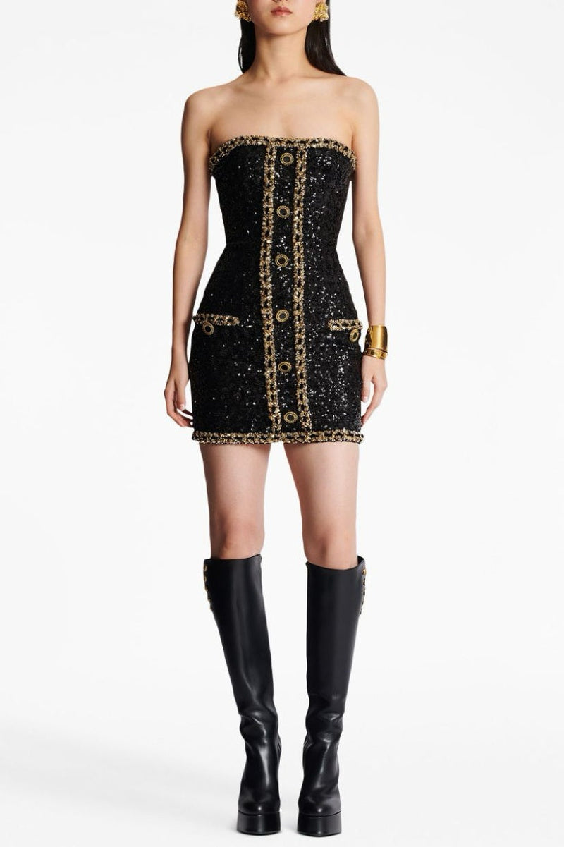 Well Tailored Dress with a Graceful Silhouette