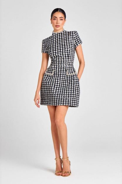 Effortlessly Elegant Garment with a Timeless Design