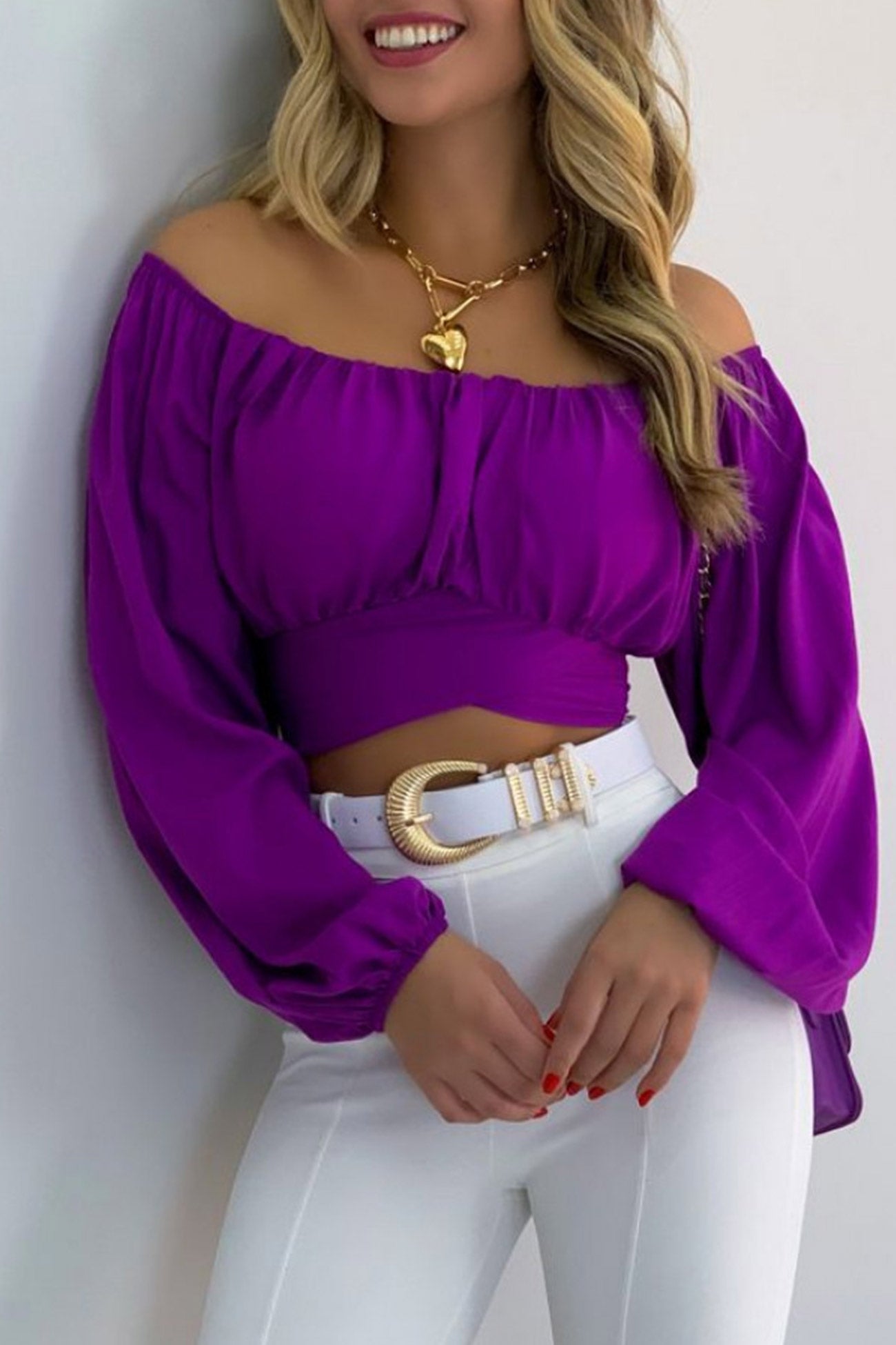 Well Tailored Top with a Graceful Silhouette