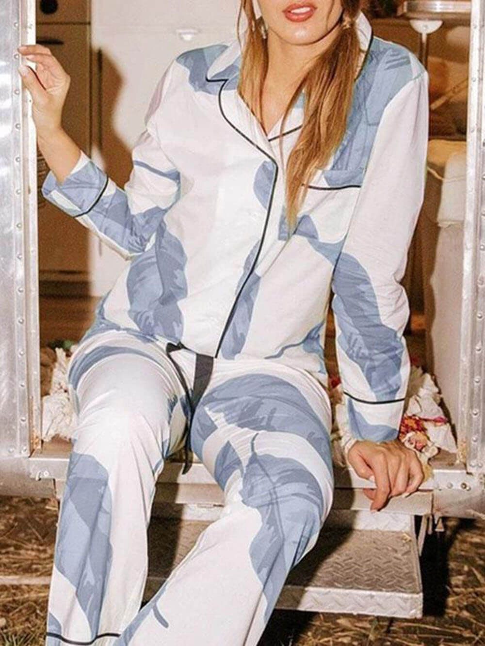 Gracefully Styled Garment for Any Occasion