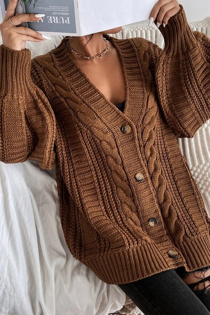 Effortlessly Elegant Sweater with a Timeless Design