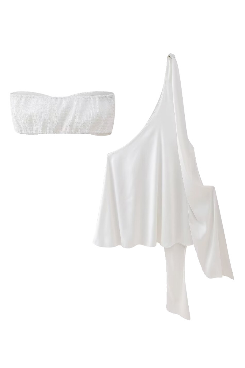 Effortlessly Elegant Garment with a Timeless Design