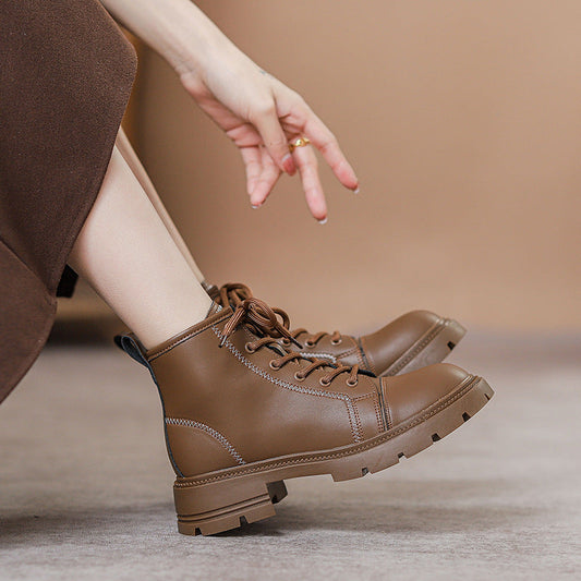 Polished Boots with an Effortless Classic Look