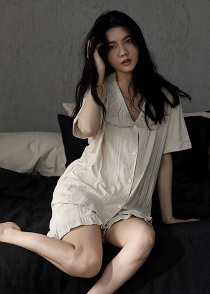 Effortlessly Elegant Garment with a Timeless Design