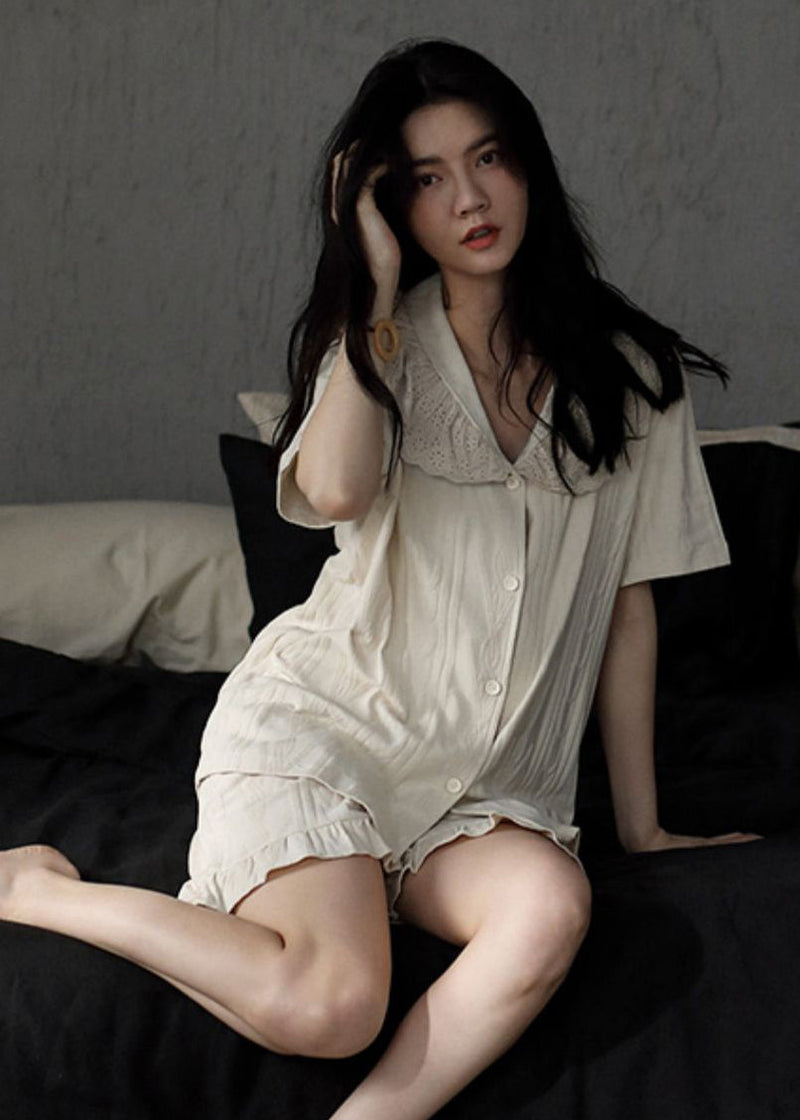 Effortlessly Elegant Garment with a Timeless Design