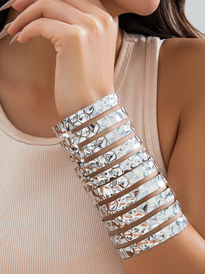 Well Tailored Garment with a Graceful Silhouette
