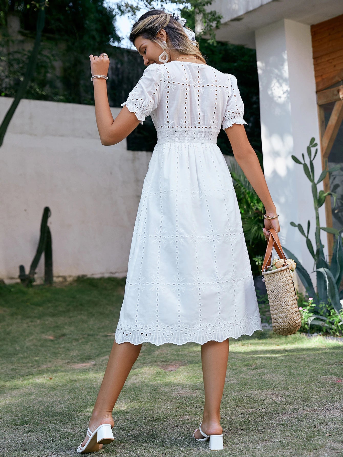 Classic Vintage Dress with a Flattering Fit