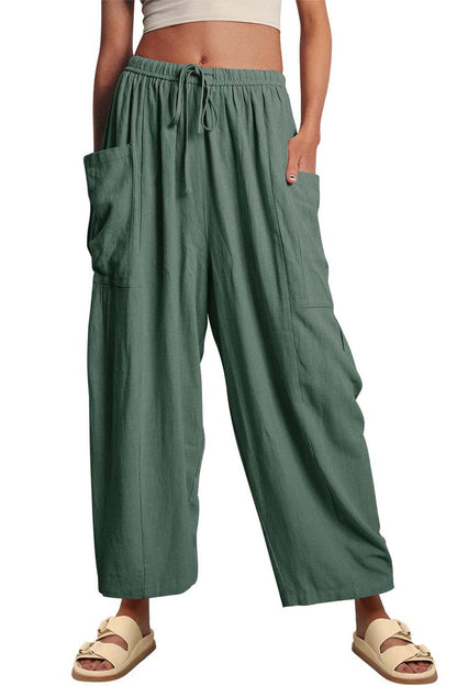 Effortlessly Elegant Pants with a Timeless Design