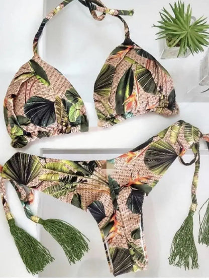 Effortlessly Elegant Swimsuit with a Timeless Design