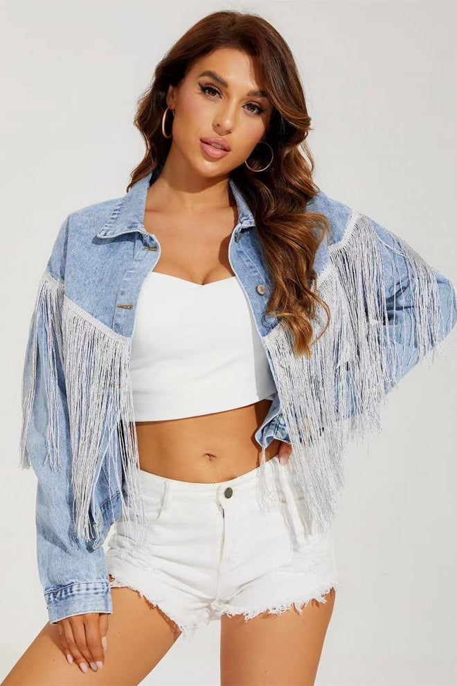 Effortlessly Elegant Jacket with a Timeless Design
