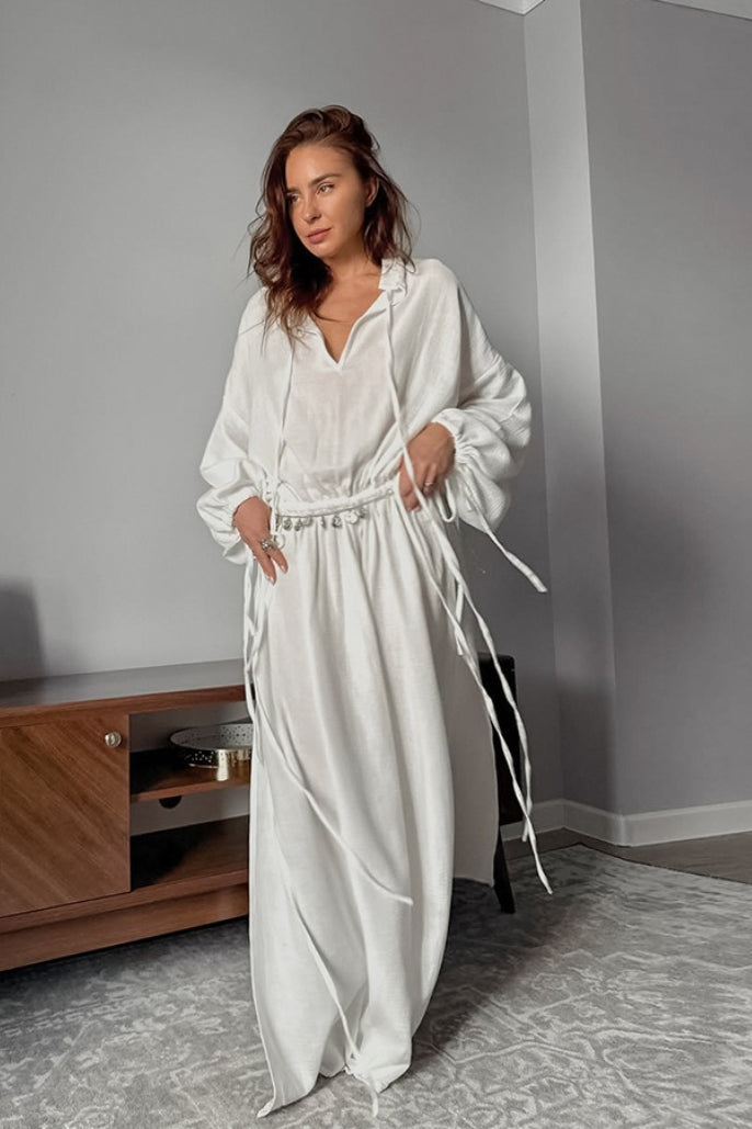 Beautifully Finished Dress in a Timeless Design