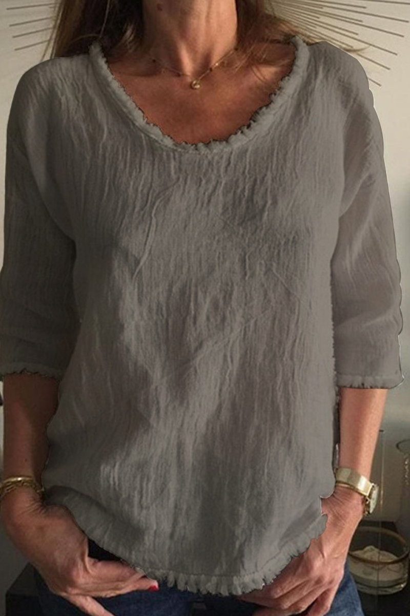 Effortlessly Elegant Top with a Timeless Design