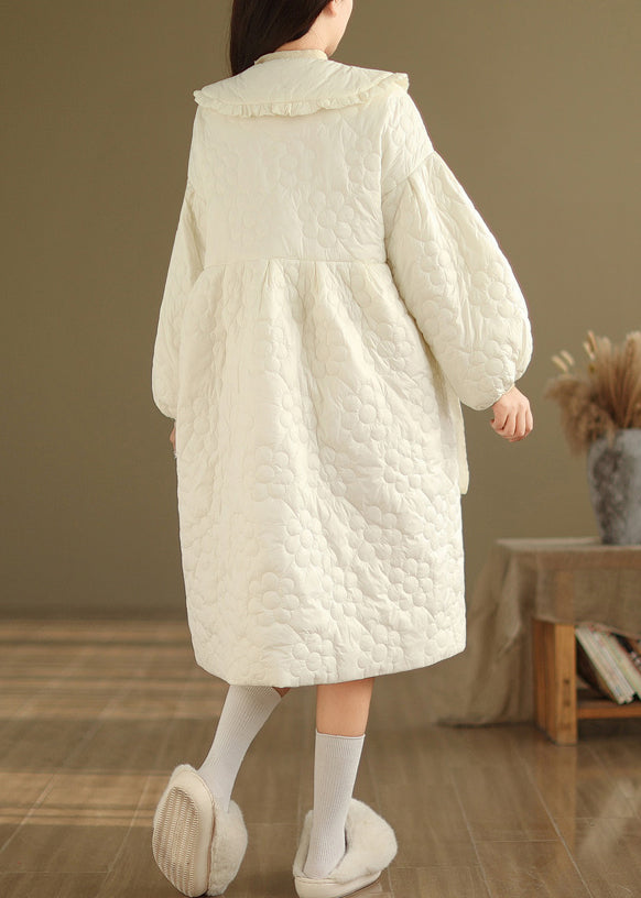 Well Tailored Coat with a Graceful Silhouette