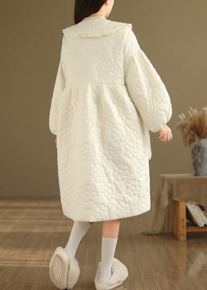 Well Tailored Coat with a Graceful Silhouette
