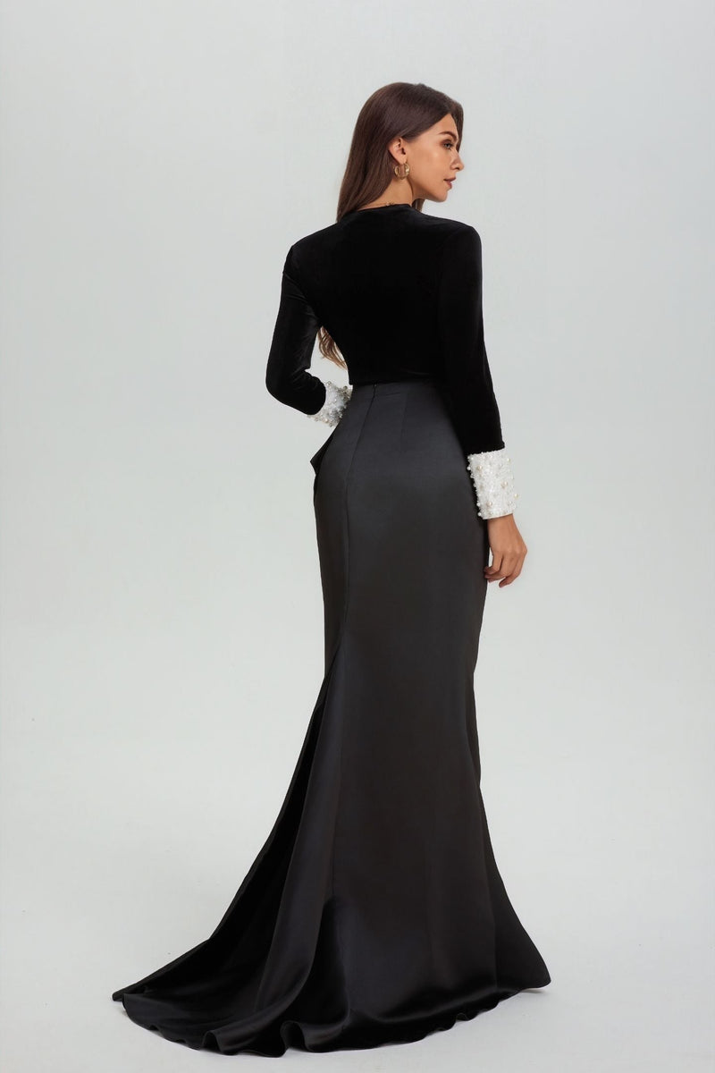Beautifully Finished Garment in a Timeless Design