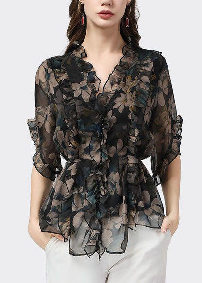 Sophisticated Blouse with a Clean Classic Look
