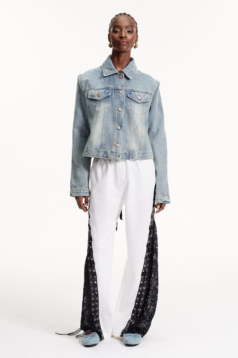 Effortlessly Elegant Jacket with a Timeless Design