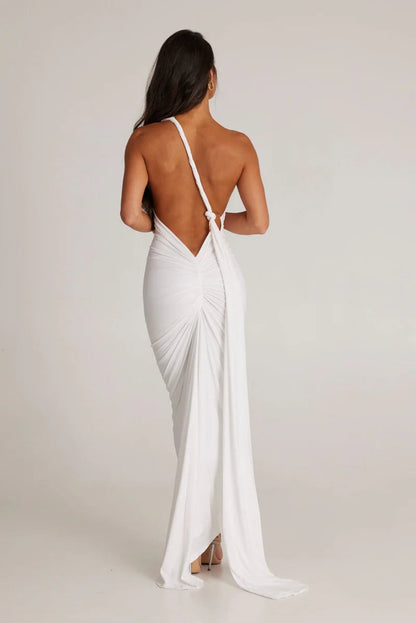 Well Tailored Garment with a Graceful Silhouette