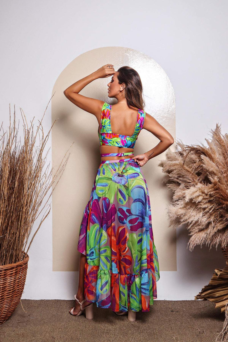 Well Tailored Garment with a Graceful Silhouette