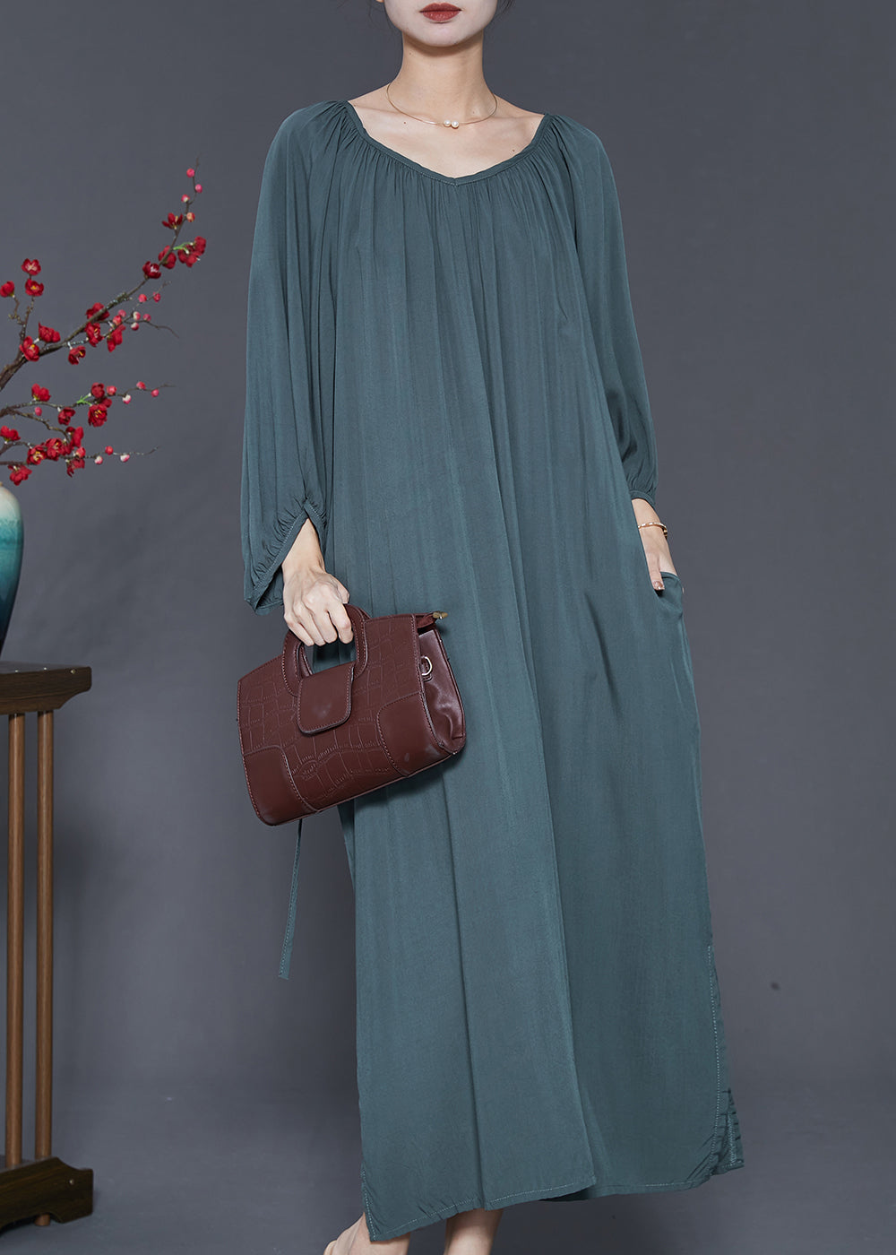 Classic Vintage Dress with a Flattering Fit