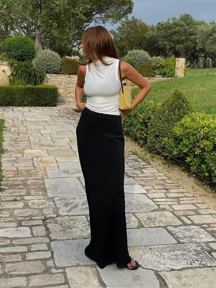Effortlessly Elegant Garment with a Timeless Design