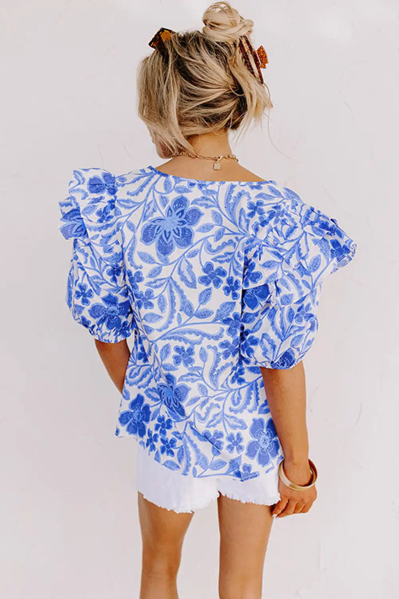 Effortlessly Elegant Blouse with a Timeless Design