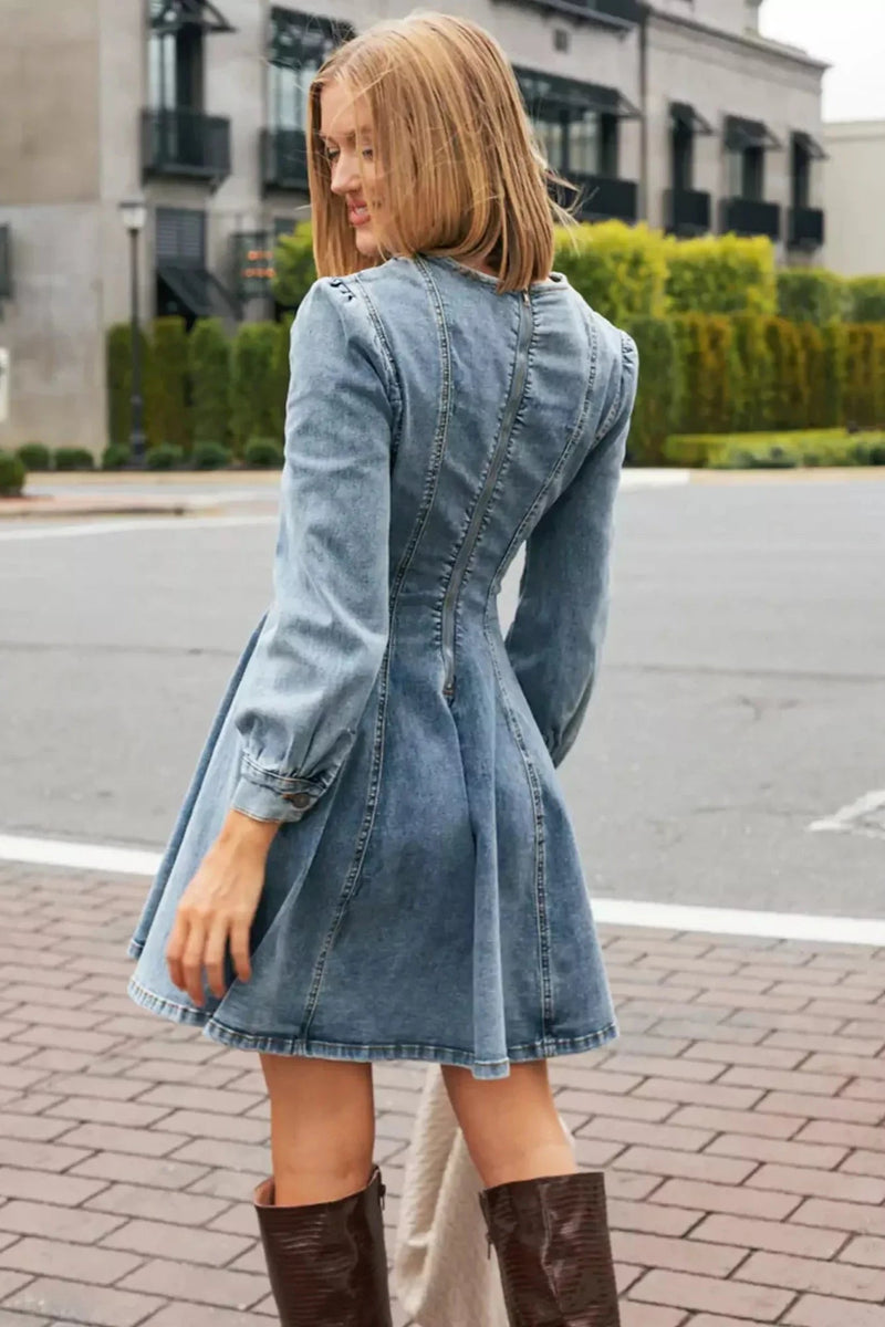 Gracefully Styled Dress for Any Occasion