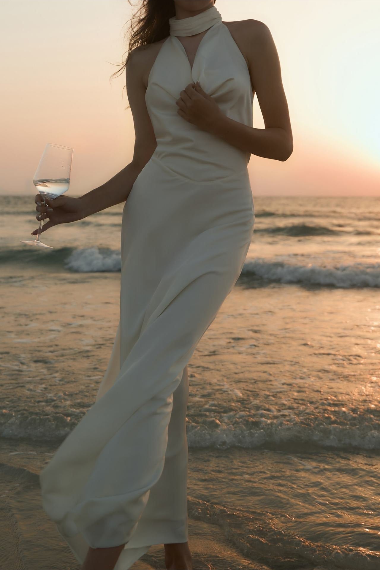 Effortlessly Elegant Dress with a Timeless Design
