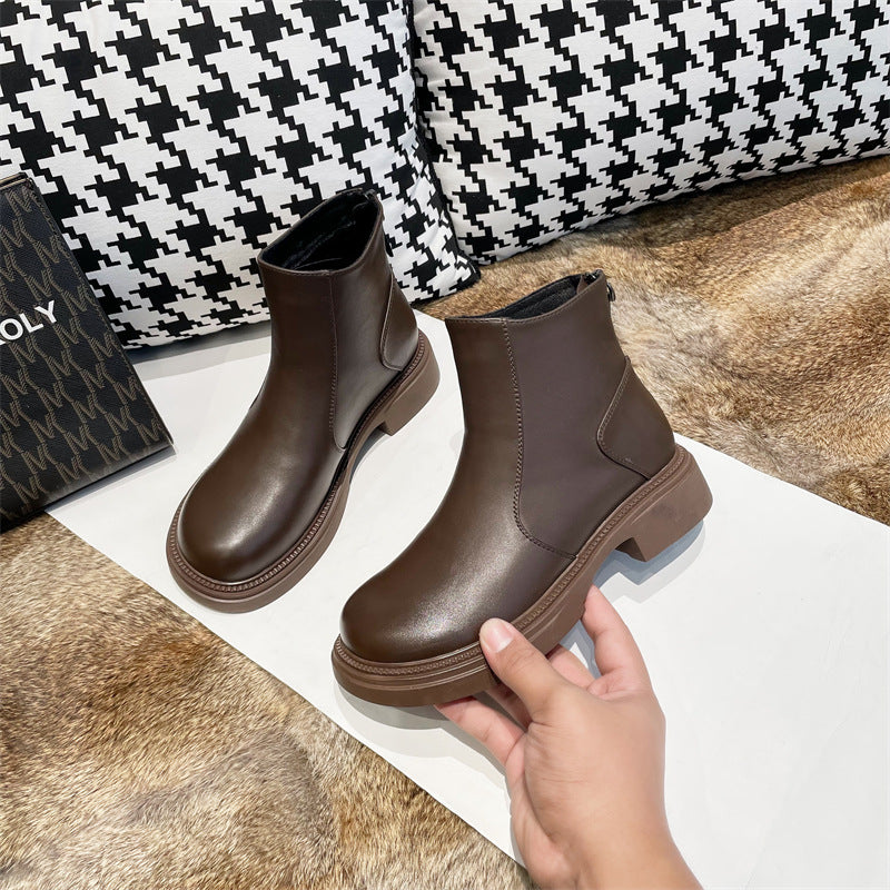 Well Tailored Boots with a Graceful Silhouette