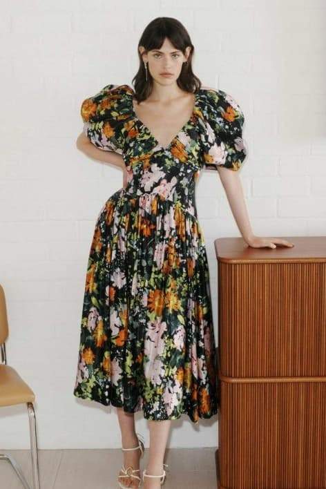 Classic Vintage Dress with a Flattering Fit