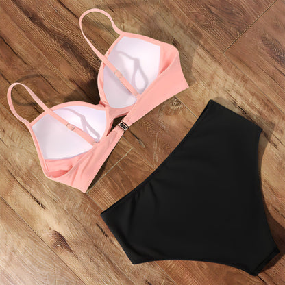 Effortlessly Elegant Bikini with a Timeless Design