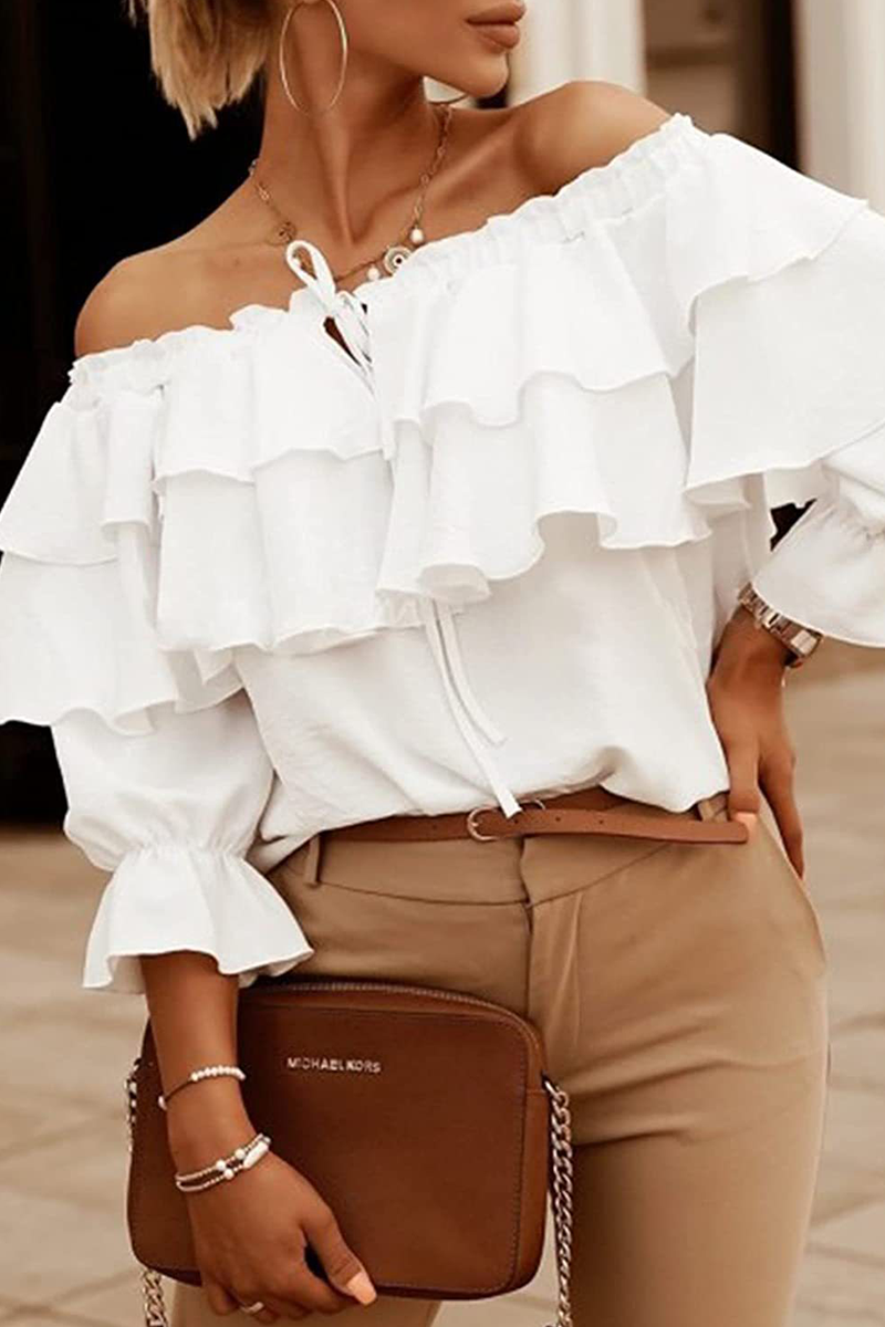 Effortlessly Elegant Top with a Timeless Design