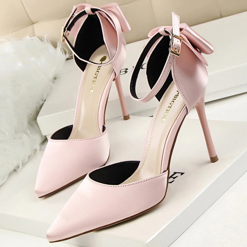 Beautifully Finished Heels in a Timeless Design