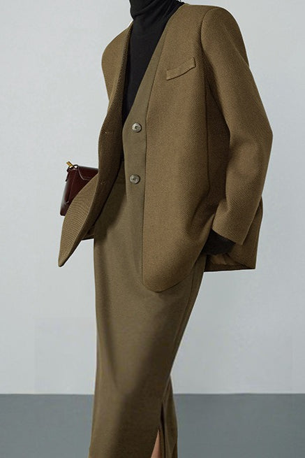 Gracefully Styled Garment for Any Occasion