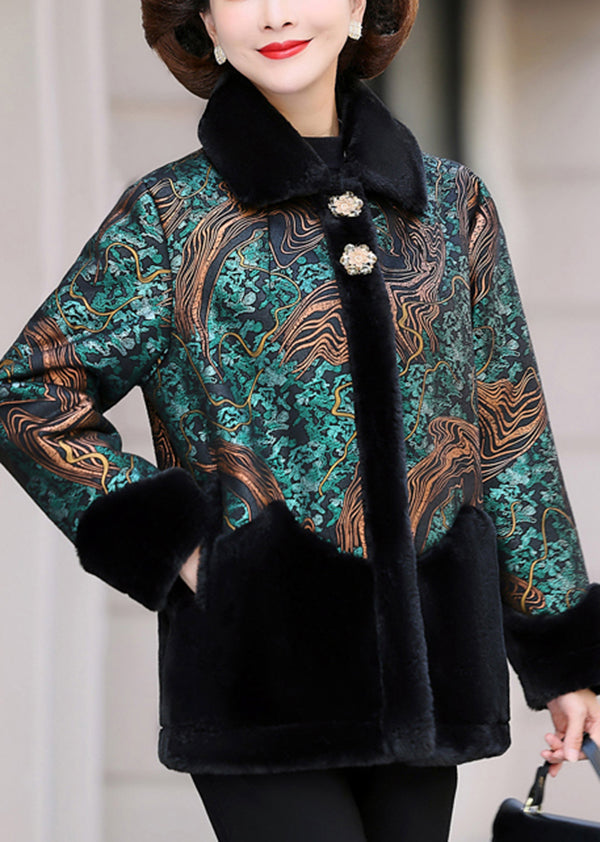 Effortlessly Elegant Coat with a Timeless Design