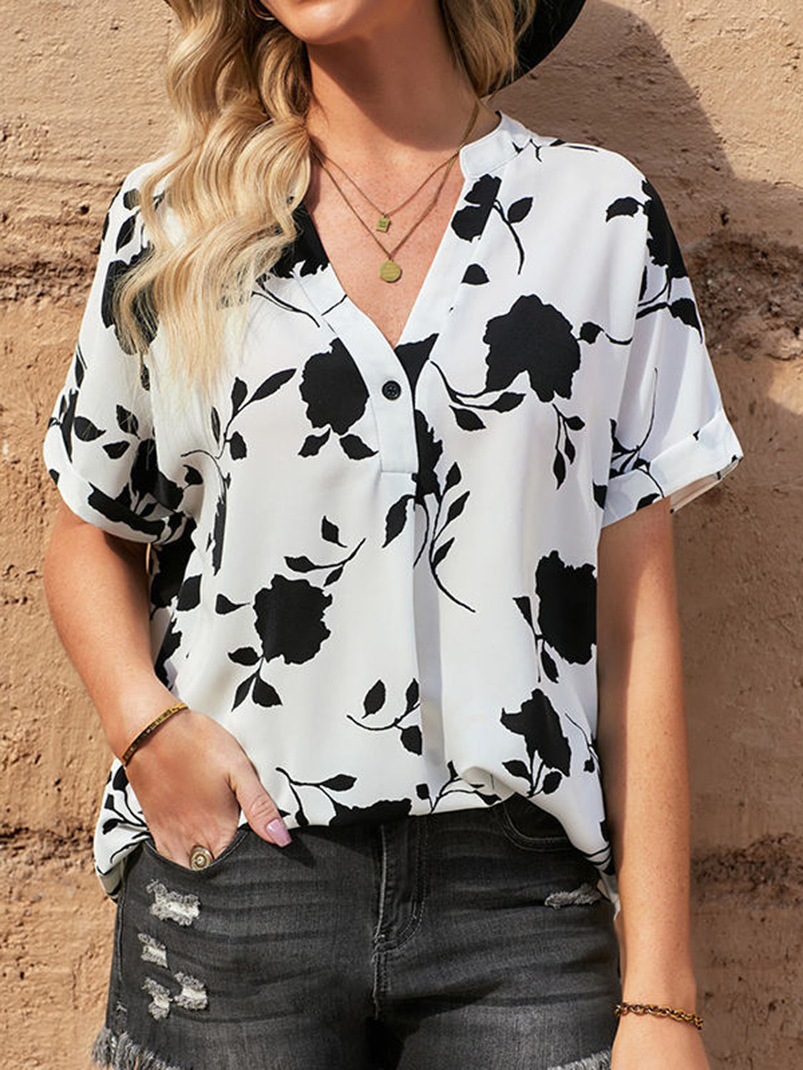 Elegantly Styled Blouse for Everyday Wear