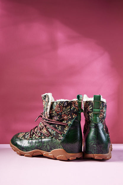 Beautifully Finished Boots in a Timeless Design