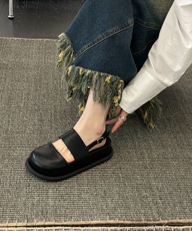 Effortlessly Elegant Sandals with a Timeless Design
