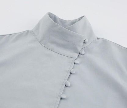 Effortlessly Elegant Blouse with a Timeless Design